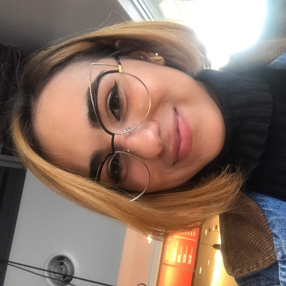 Meet your Posher, Adriana